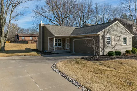 12 Thornwood Ct #0, Moline, IL 61265