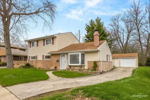 106 Blackhawk Dr, Park Forest, IL 60466