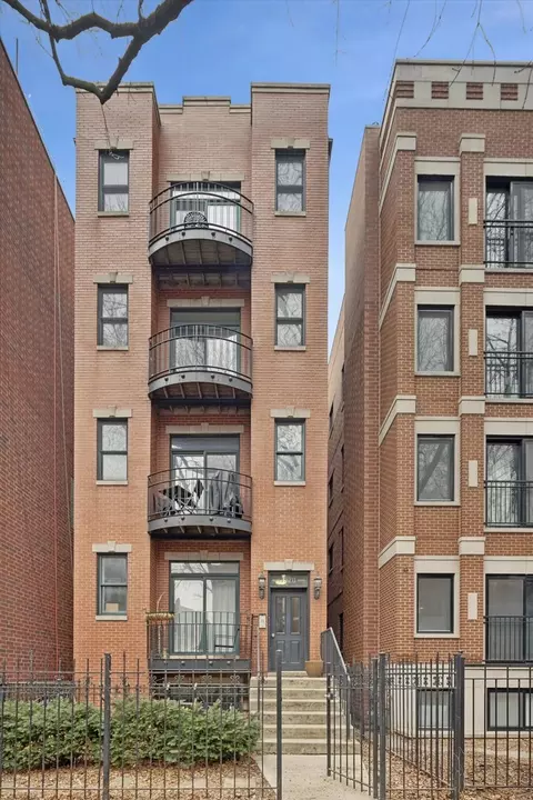 1520 N Hudson Ave #3, Chicago, IL 60610