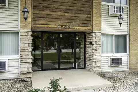 9209 Potter Rd #2F, Des Plaines, IL 60016