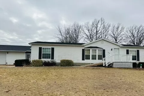 105 Short St, Delmar, IA 52037