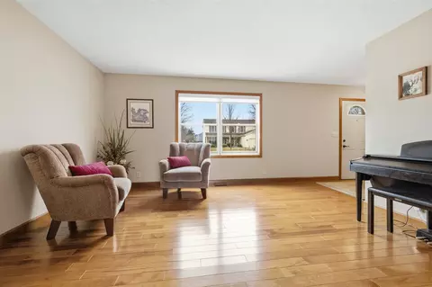 Living - 2 Knottingham Ct, Bloomington, IL 61704 photo 4 of 4