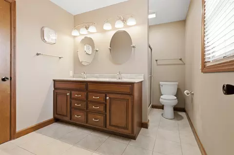 Bath - 2 Knottingham Ct, Bloomington, IL 61704 photo 1 of 2