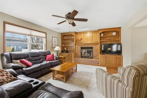 Living - 2 Knottingham Ct, Bloomington, IL 61704 photo 2 of 4