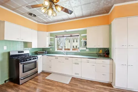 316 E 13th St, Lockport, IL 60441 photo 9