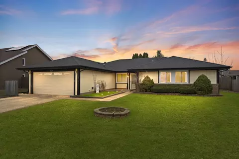 1224 Hialeah Ln, Hanover Park, IL 60133