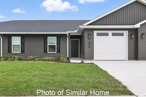 436 N 2nd Ave, Eldridge, IA 52748