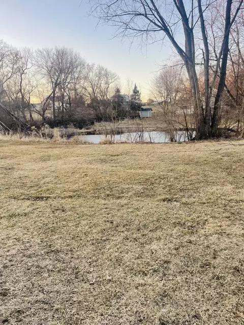 34940 N Leonard Ave, Ingleside, IL 60041