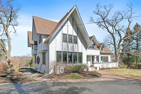 6610 W Hillside Rd, Crystal Lake, IL 60012