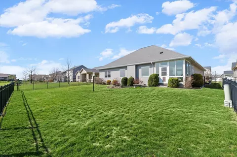 Exterior - 1117 Declaration Dr, Savoy, IL 61874 photo 7 of 9