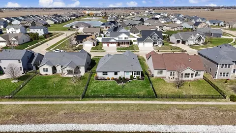View/Area - 1117 Declaration Dr, Savoy, IL 61874 photo 6 of 13