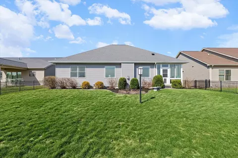 Exterior - 1117 Declaration Dr, Savoy, IL 61874 photo 8 of 9