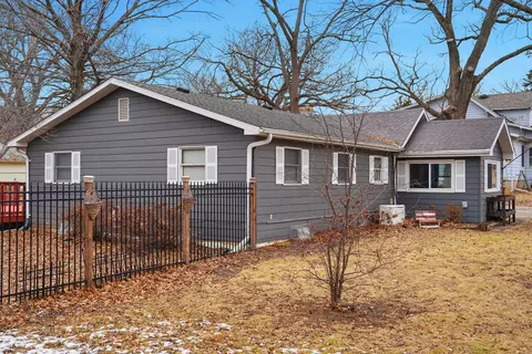 Exterior - 513 1st Ave, Dixon, IL 61021 photo 4 of 12