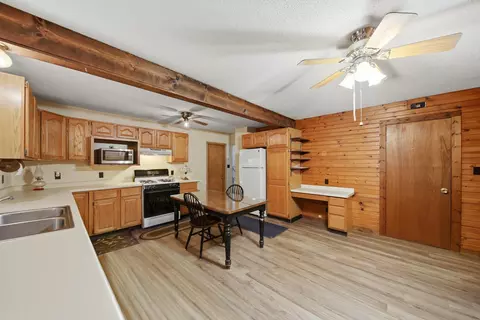 Kitchen - 513 1st Ave, Dixon, IL 61021 photo 4 of 6