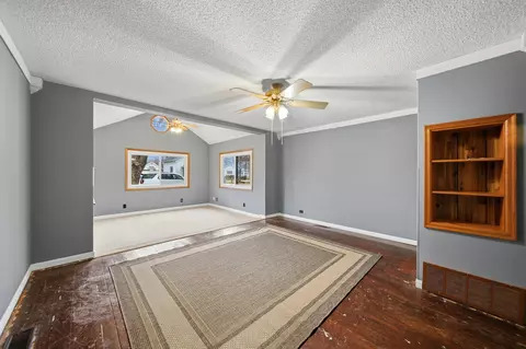 Living - 513 1st Ave, Dixon, IL 61021 photo 4 of 4