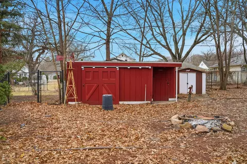 Exterior - 513 1st Ave, Dixon, IL 61021 photo 11 of 12