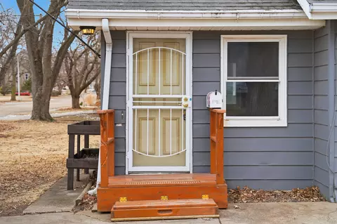 Exterior - 513 1st Ave, Dixon, IL 61021 photo 6 of 12