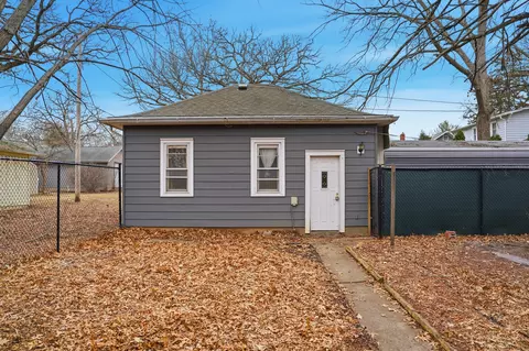 Exterior - 513 1st Ave, Dixon, IL 61021 photo 9 of 12