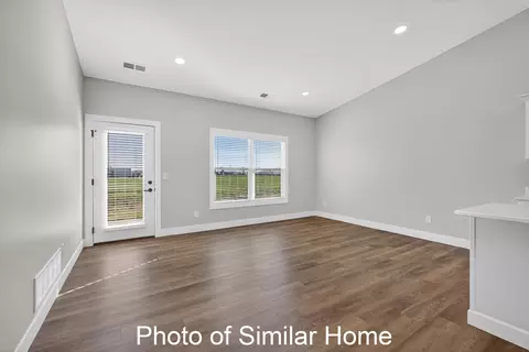 Living - 446 N 2nd Ave, Eldridge, IA 52748 photo 2 of 2