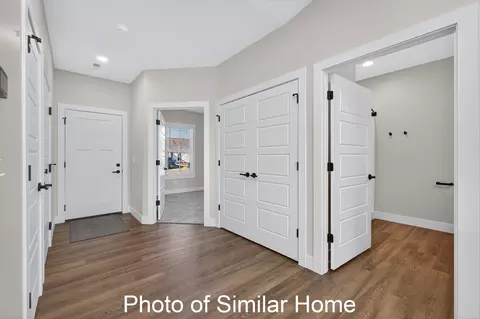 Entry Way - 446 N 2nd Ave, Eldridge, IA 52748 photo 2 of 14