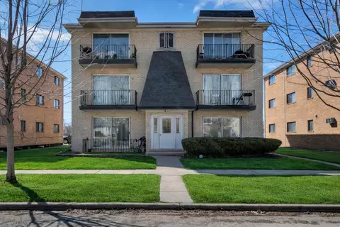 6135 Marshall Ave #301, Chicago Ridge, IL 60415