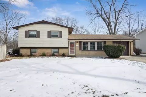7211 Longmeadow Ln, Hanover Park, IL 60133