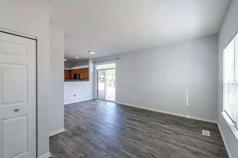 Living - 3209 Hoffman St, Plano, IL 60545 photo 2 of 4