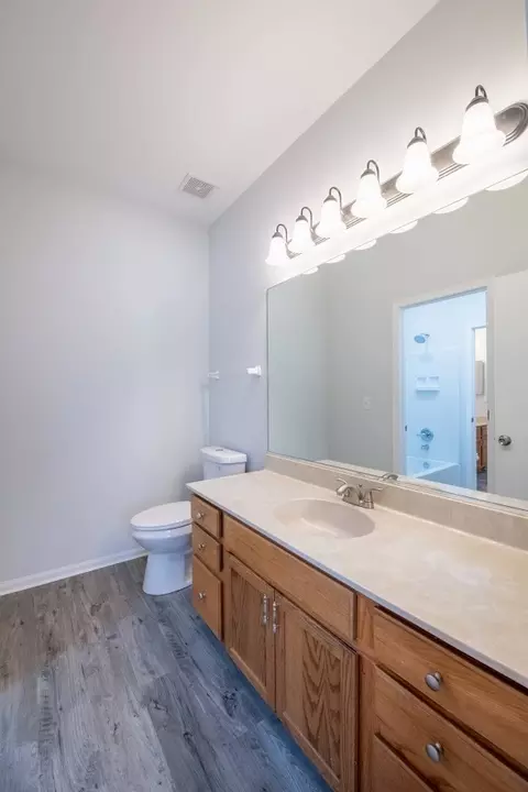 Bath - 3209 Hoffman St, Plano, IL 60545 photo 2 of 4