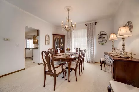 Dining - 4606 Carrier Cir, Plainfield, IL 60586 photo 1 of 4