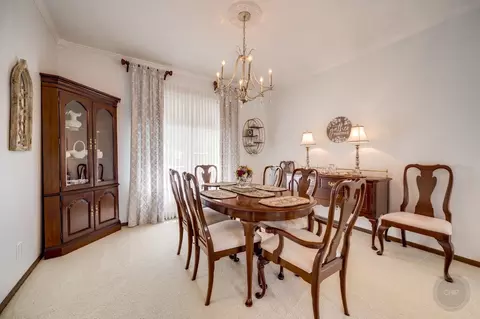 Dining - 4606 Carrier Cir, Plainfield, IL 60586 photo 2 of 4