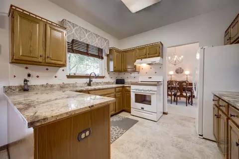 Kitchen - 4606 Carrier Cir, Plainfield, IL 60586 photo 2 of 5
