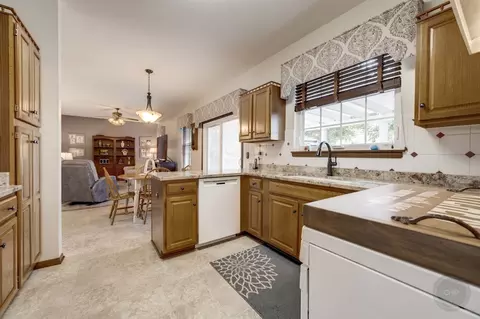 Kitchen - 4606 Carrier Cir, Plainfield, IL 60586 photo 1 of 5