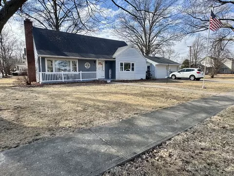 208 E Market St, Tampico, IL 61283