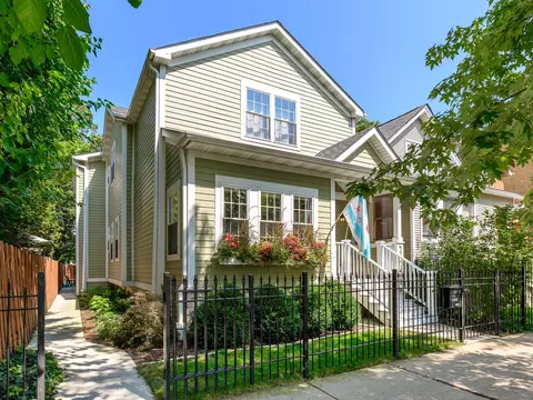 2852 W Fletcher St, Chicago, IL 60618