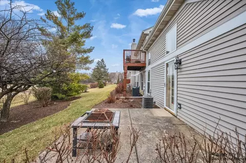 Exterior - 2054 Peach Tree Ln, Algonquin, IL 60102 photo 3 of 3