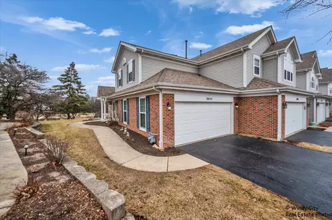 Exterior - 2054 Peach Tree Ln, Algonquin, IL 60102 photo 2 of 3