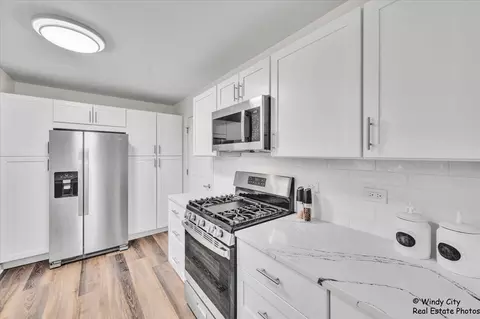 Kitchen - 2054 Peach Tree Ln, Algonquin, IL 60102 photo 1 of 3