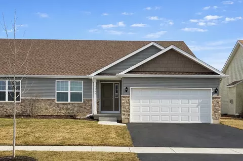 2222 Maggie Ln, Sycamore, IL 60178