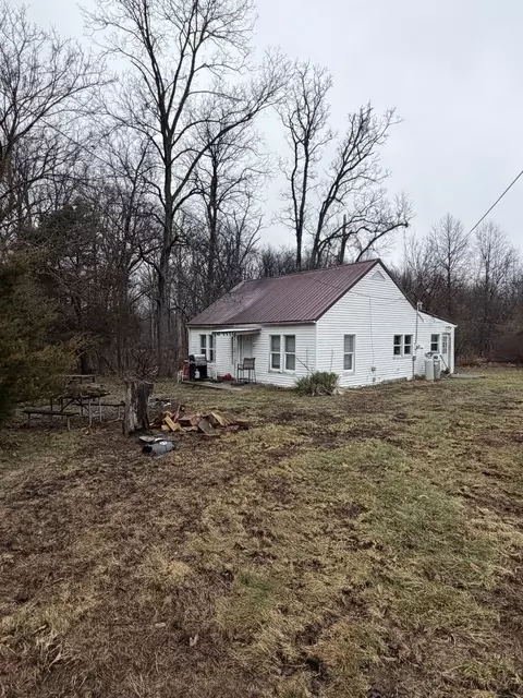 13228 Frontage Rd, Mount Vernon, IL 62864