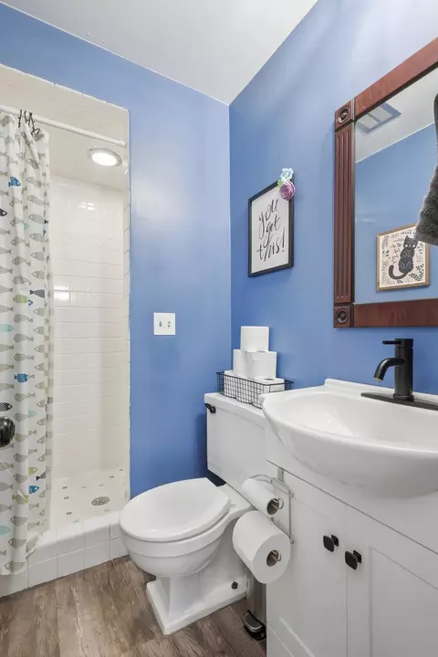 Bath - 2937 16th Ave, Moline, IL 61265 photo 1 of 5
