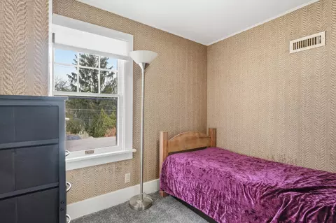 Bedroom - 2937 16th Ave, Moline, IL 61265 photo 2 of 8
