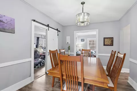Dining - 2937 16th Ave, Moline, IL 61265 photo 3 of 4