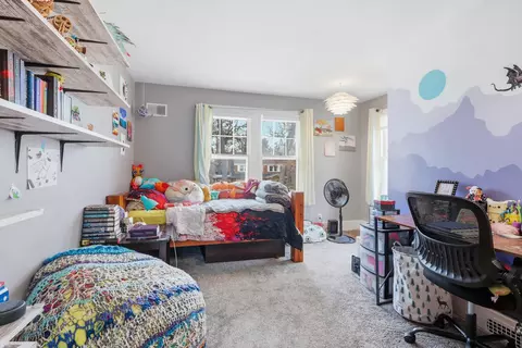 Bedroom - 2937 16th Ave, Moline, IL 61265 photo 4 of 8