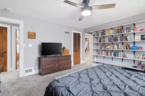 Bedroom - 2937 16th Ave, Moline, IL 61265 photo 7 of 8
