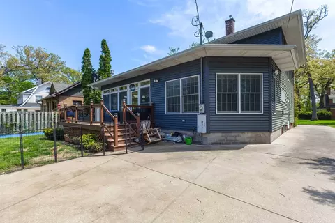 Exterior - 2937 16th Ave, Moline, IL 61265 photo 7 of 10