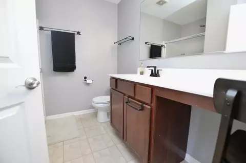 Bath - 2106 Concord Dr, Mchenry, IL 60050 photo 2 of 5