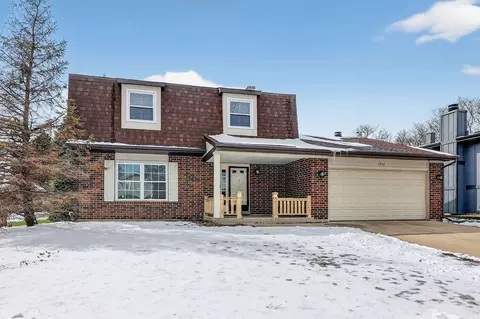 1542 Castlewood Dr, Wheaton, IL 60189