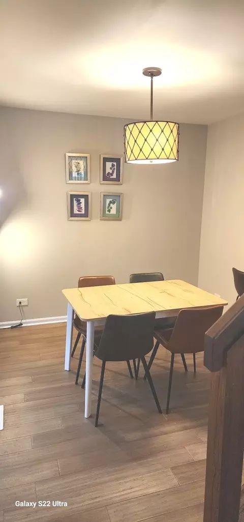 Dining - 406 College Xing, Rolling Meadows, IL 60008 photo 4 of 5