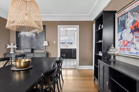 Dining - 330 E Saint Charles Rd, Elmhurst, IL 60126 photo 3 of 4