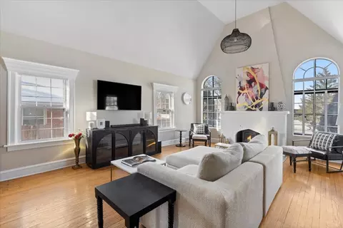 Living - 330 E Saint Charles Rd, Elmhurst, IL 60126 photo 1 of 5